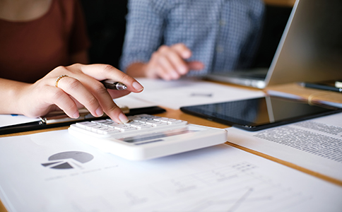 ?？诳毓捎邢薰咀詶l件