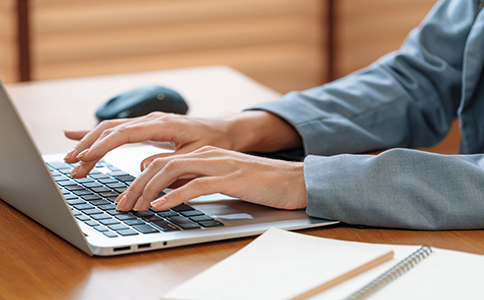 ?？谧?cè)運(yùn)輸公司所需的材料