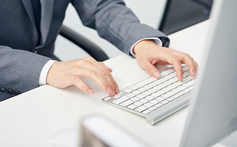 ?？谧再Y金變更