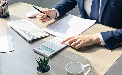 ?？谝话慵{稅人代理記賬一年費用