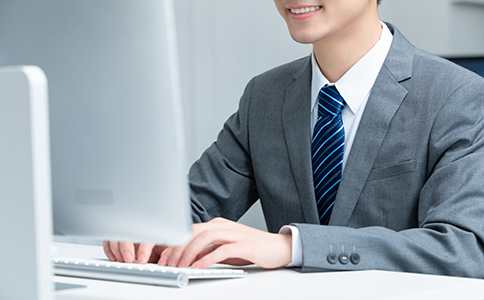 ?？谝话愎咀N