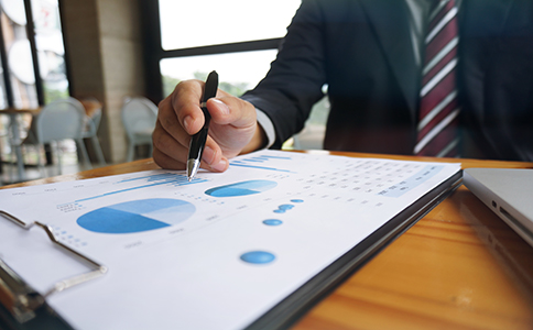 影響?？谧N公司費用的因素