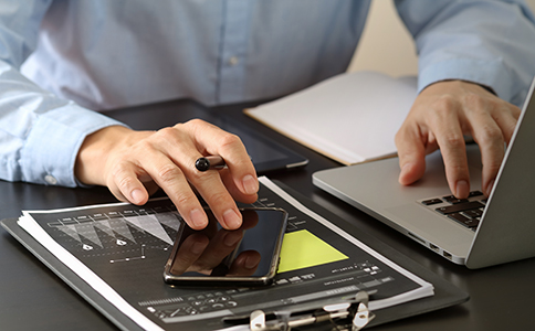 ?？诠咀?cè)資金變更