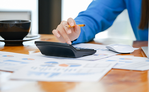 ?？谧匀谫Y租賃公司的條件