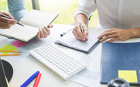 ?？谧N公司涉及的費用