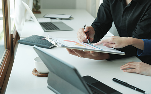 ?？诨瘖y品公司注冊