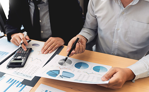 在?？谧苑止镜淖⒁馐马?xiàng)