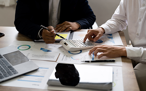 不同類型財(cái)務(wù)公司的收費(fèi)差異