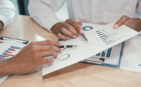 ?？谧?cè)公司的費(fèi)用