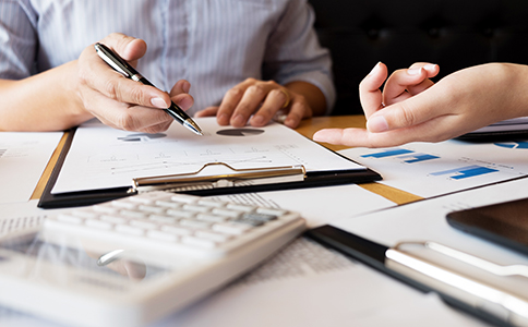 ?？谧?cè)公司費(fèi)用