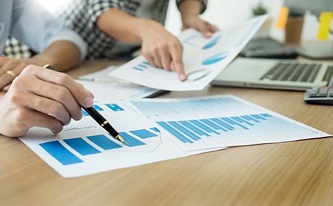 ?？谧晕锪鞴镜馁M用