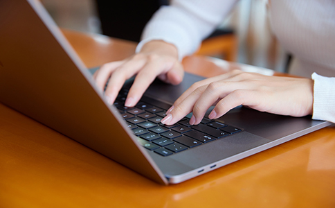 ?？诠咀?cè)費(fèi)用主要包含哪些項(xiàng)目